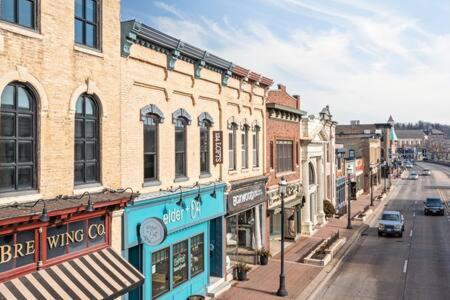 Hip Urban Loft - Small Town Charm -124 Lofts #3 West Dundee Exterior foto